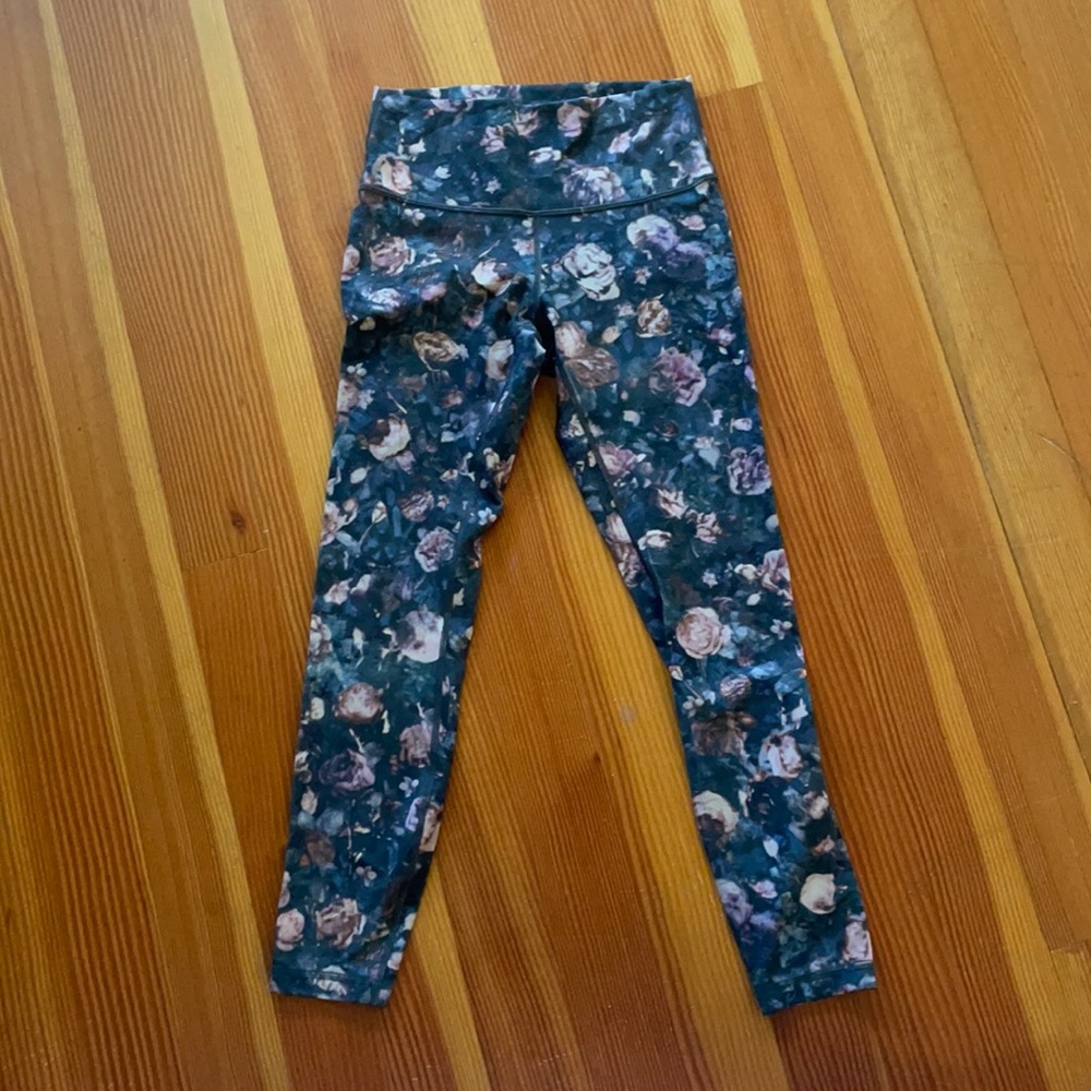 Floral lululemon 7/8 pants